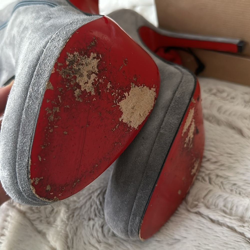 Bootylili Velours Christian Louboutin booties - Picture 6 of 16